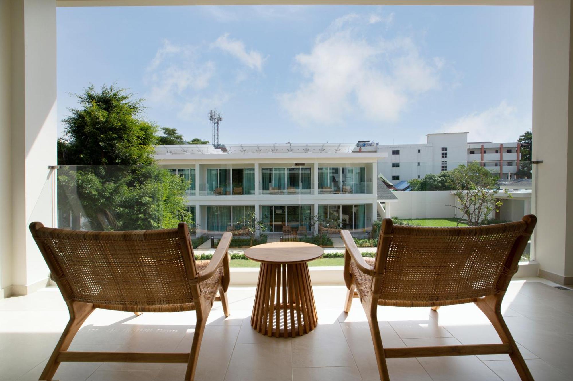 Niranapa Boutique Resort Pantai Kata Bagian luar foto