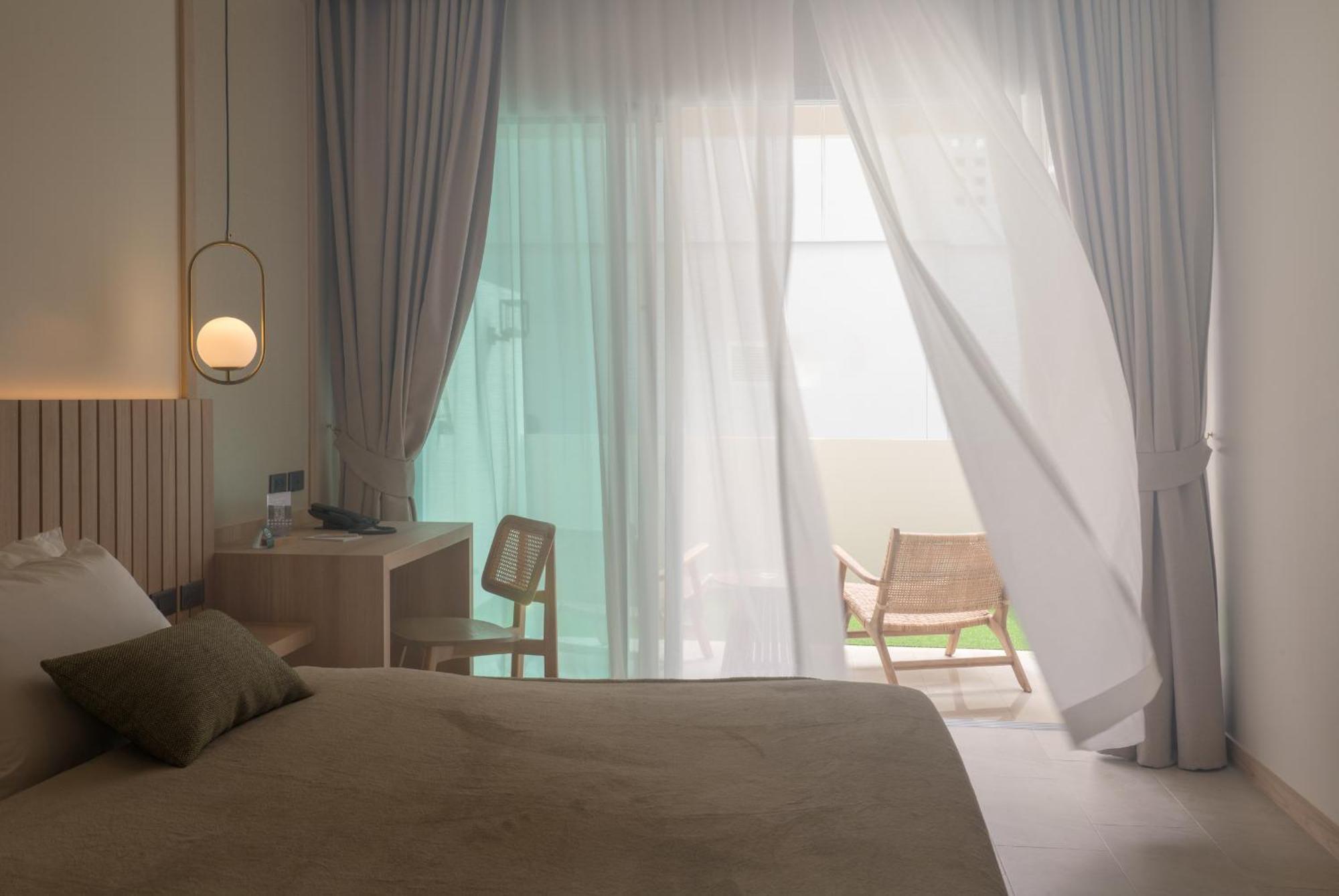 Niranapa Boutique Resort Pantai Kata Bagian luar foto