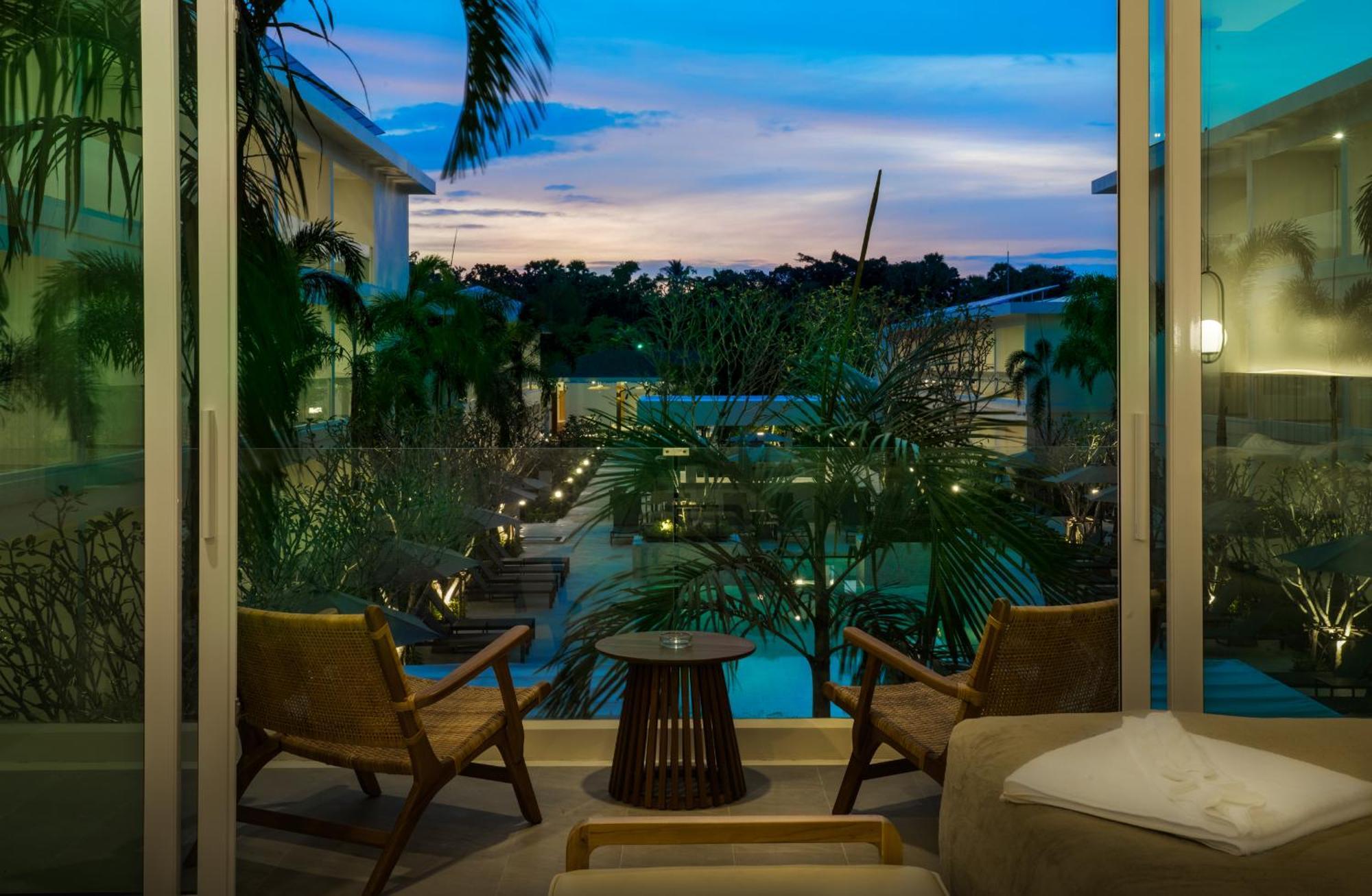 Niranapa Boutique Resort Pantai Kata Bagian luar foto