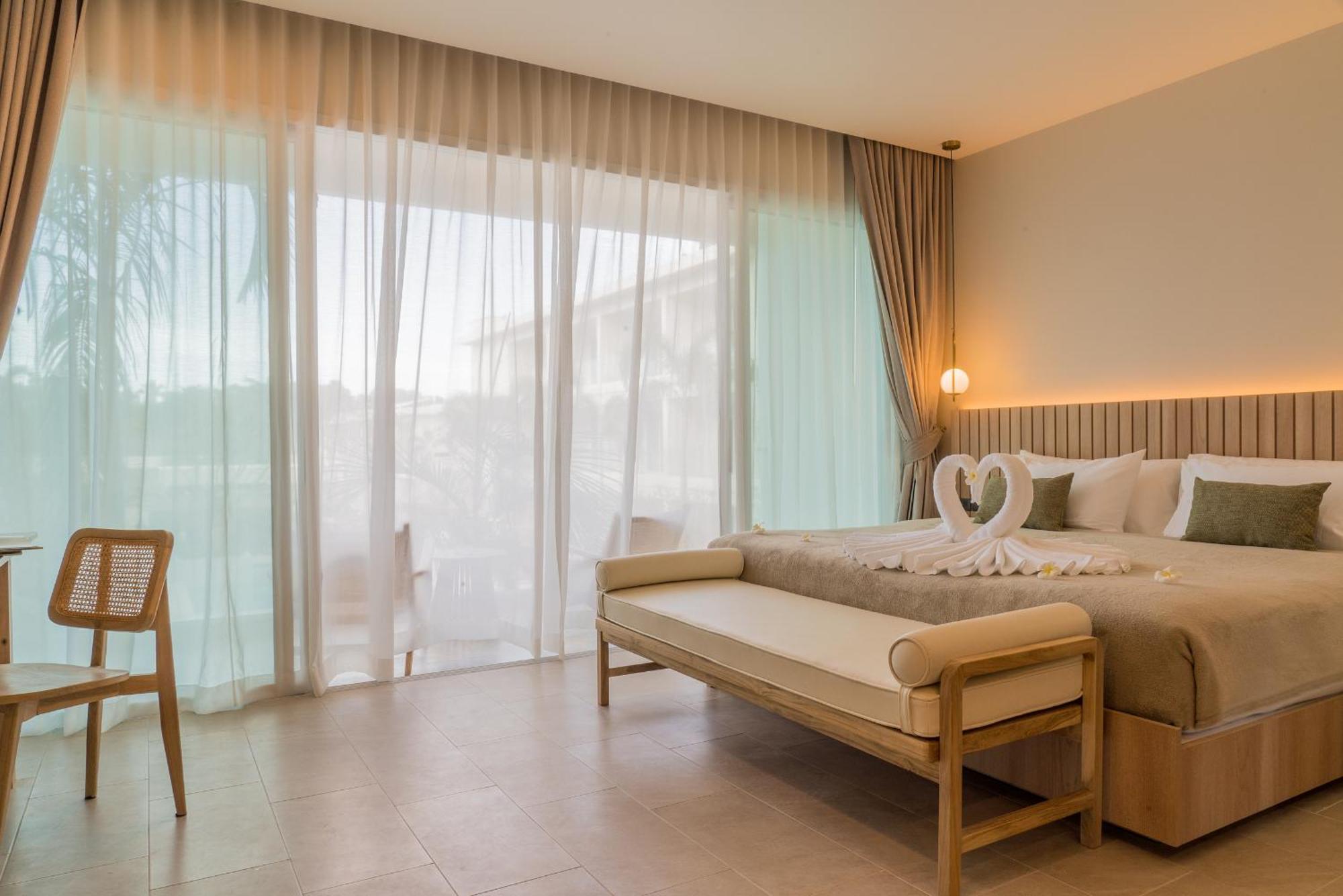 Niranapa Boutique Resort Pantai Kata Bagian luar foto