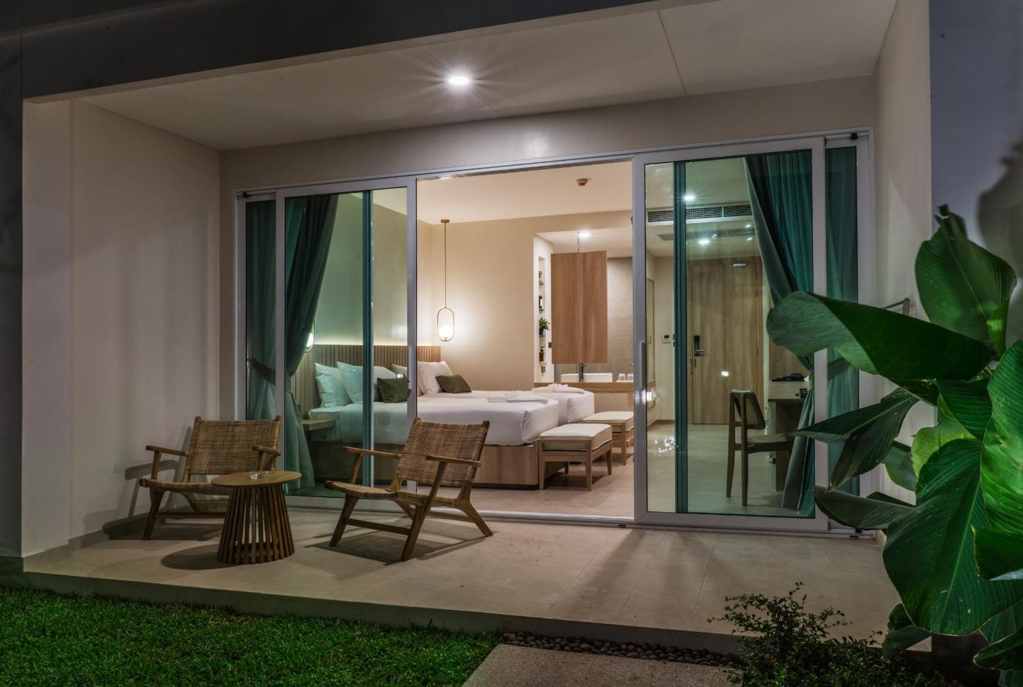 Niranapa Boutique Resort Pantai Kata Bagian luar foto