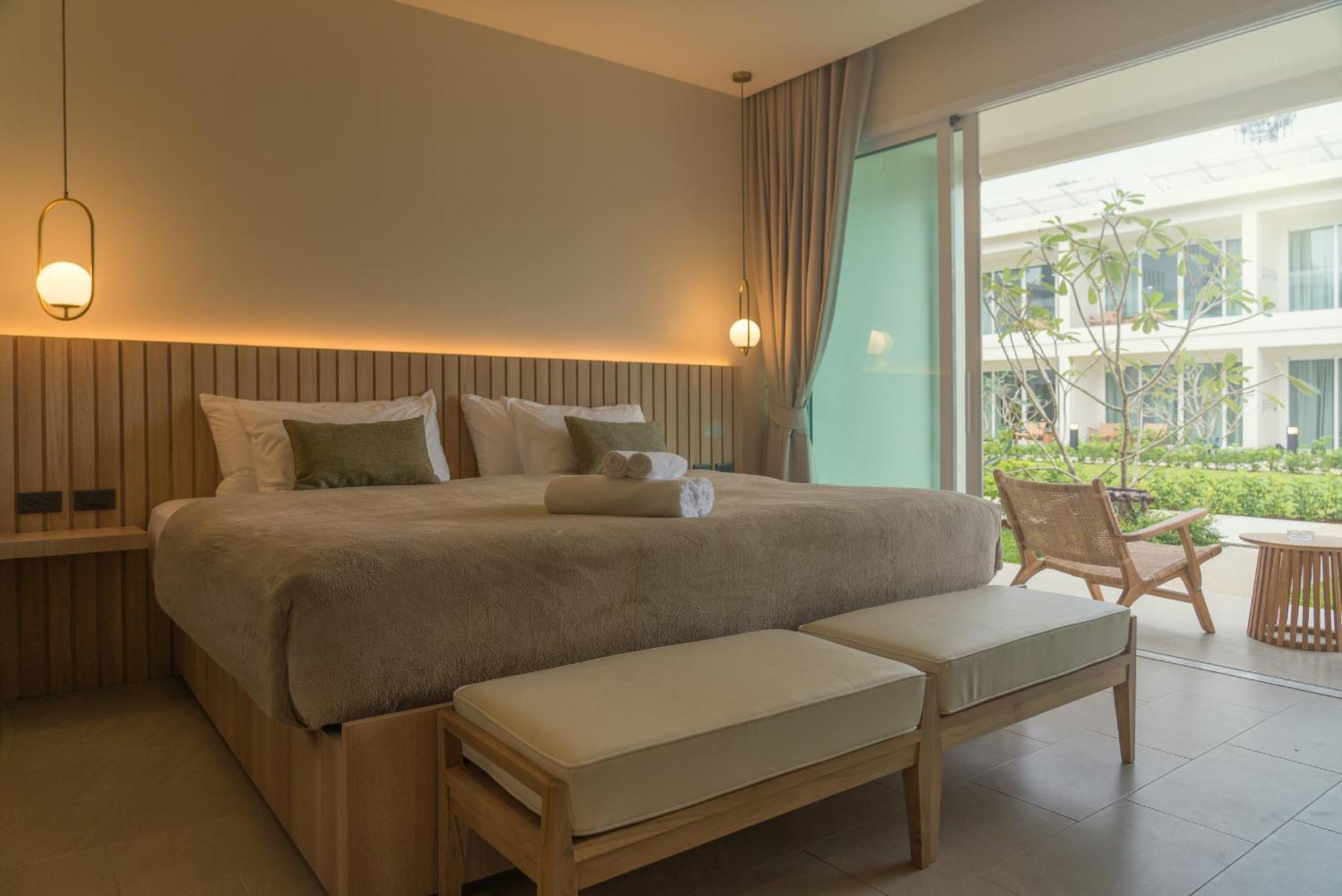 Niranapa Boutique Resort Pantai Kata Bagian luar foto